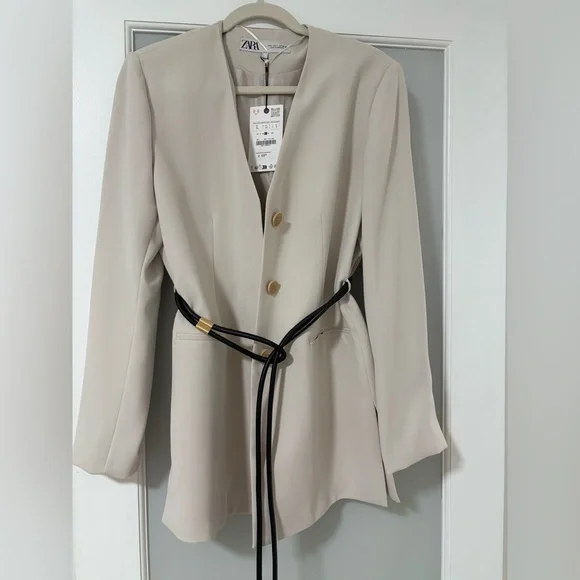 Zara Women’s Cream Blazer - Picture 2 of 4